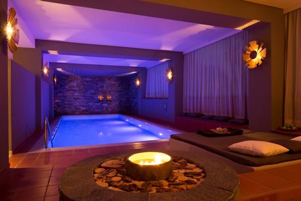 Wellnesshotel Sauna Pool Spa Schwimmbecken Fitness Yoga Ferien hotel Boutique hotel Luxushotel Villa Orselina Locarno Lago Maggiore Tessin Schweiz